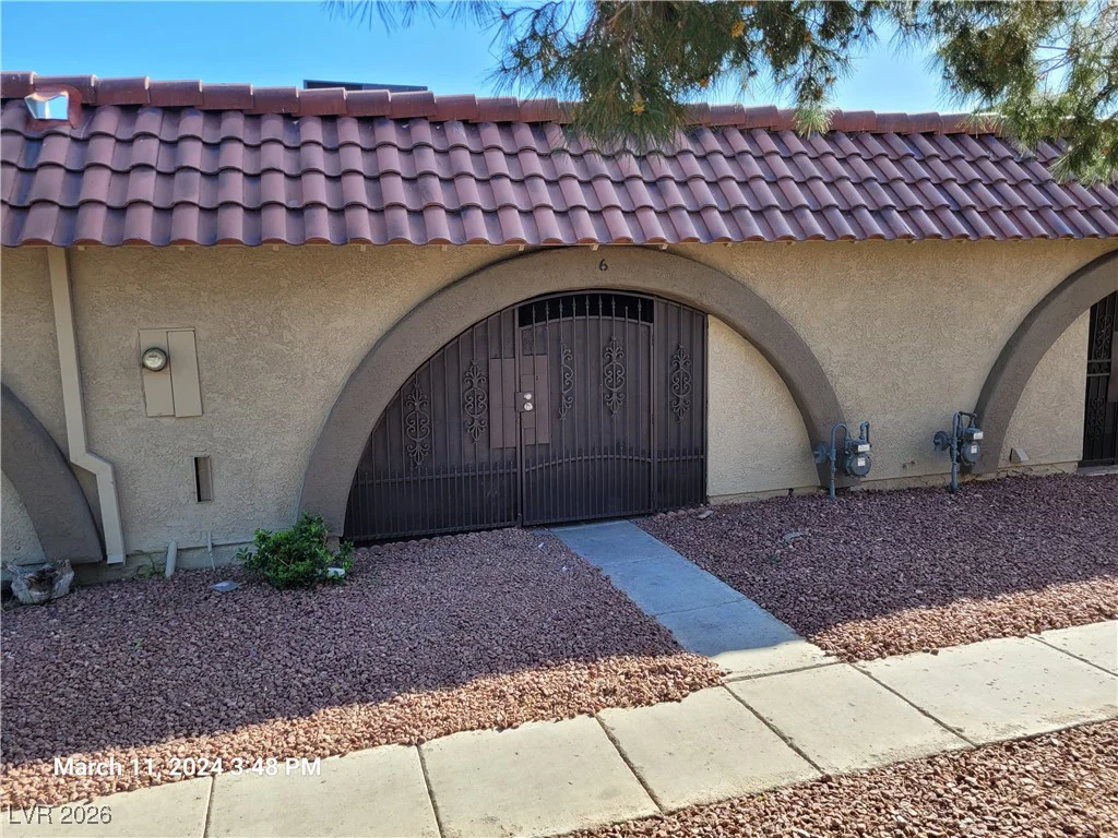 808 Hedge, Las Vegas, NV 89110