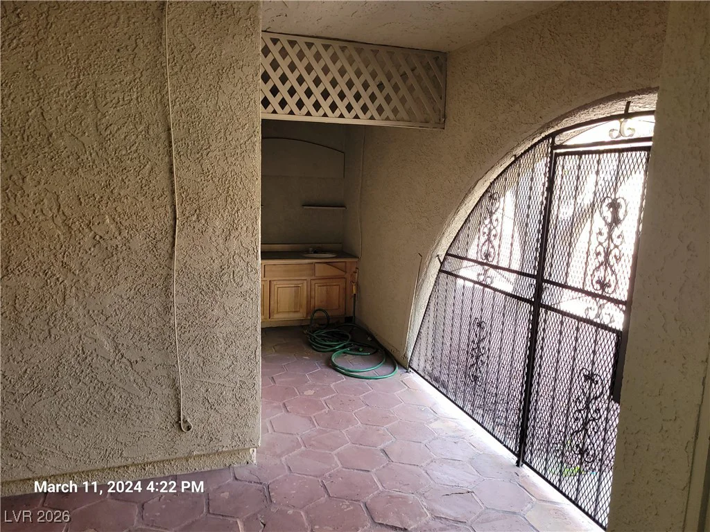 808 Hedge, Las Vegas, NV 89110