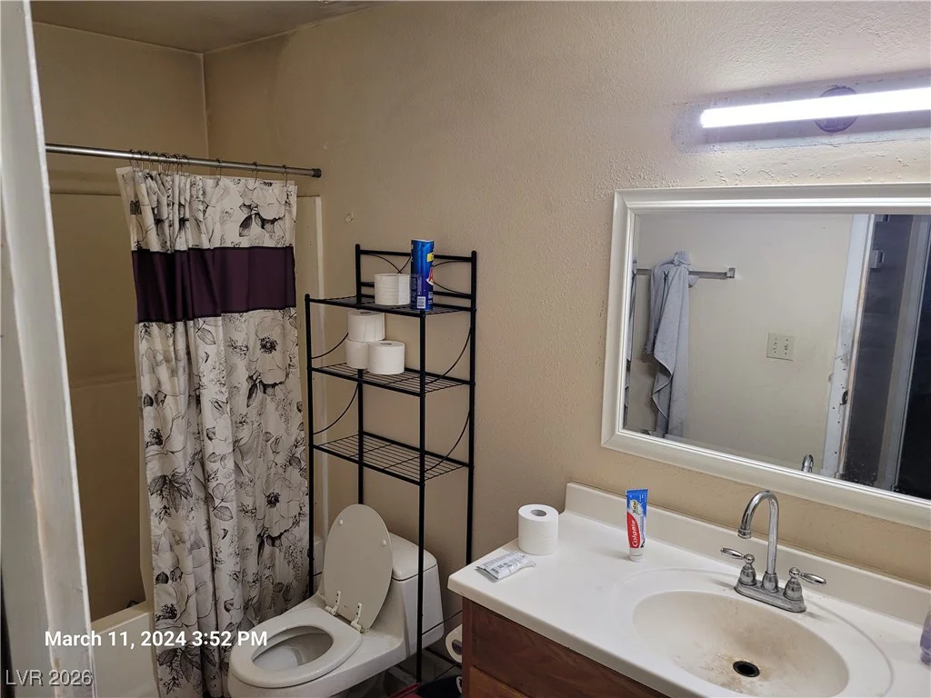 808 Hedge, Las Vegas, NV 89110