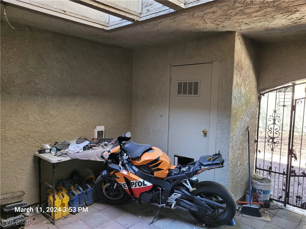 808 Hedge, Las Vegas, NV 89110