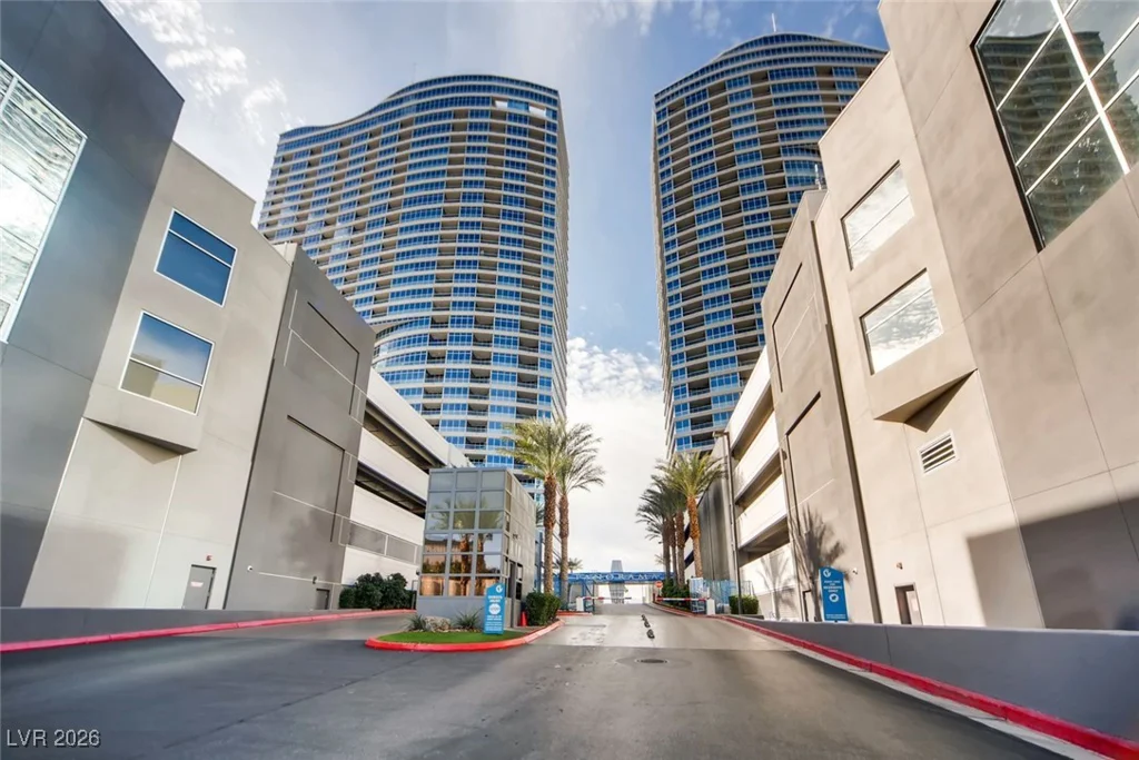 4575 Dean Martin, Las Vegas, NV 89103