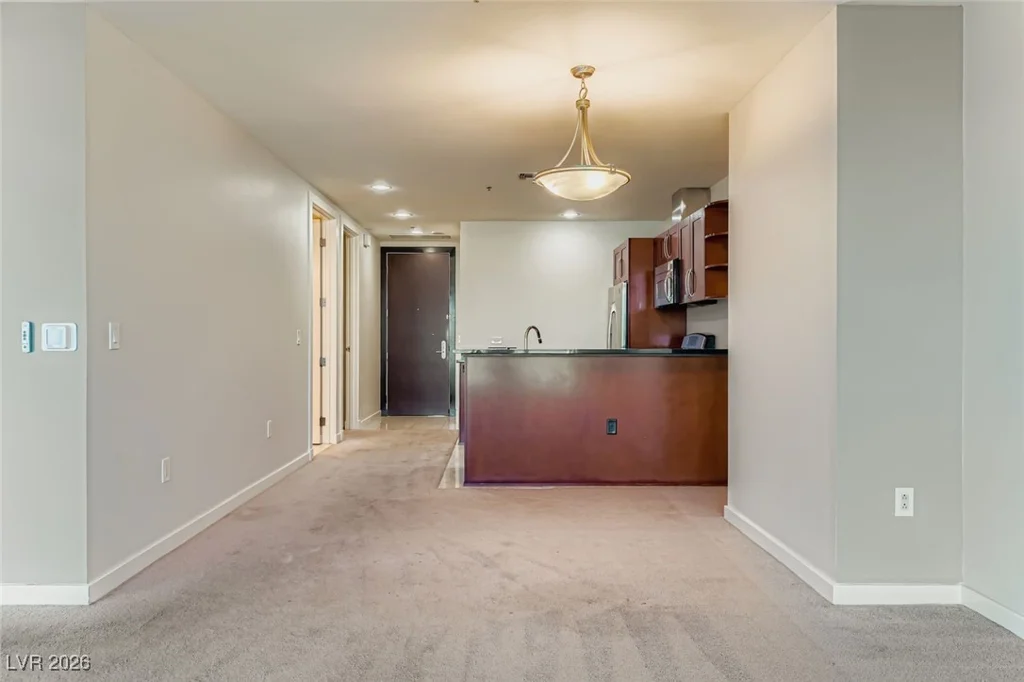 4575 Dean Martin, Las Vegas, NV 89103
