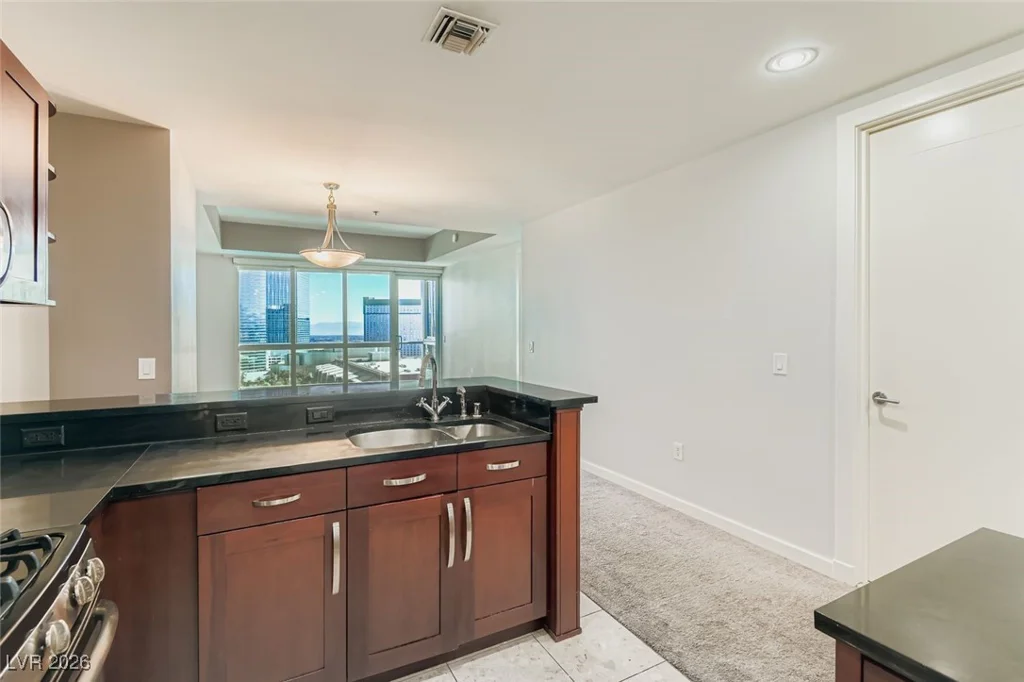 4575 Dean Martin, Las Vegas, NV 89103