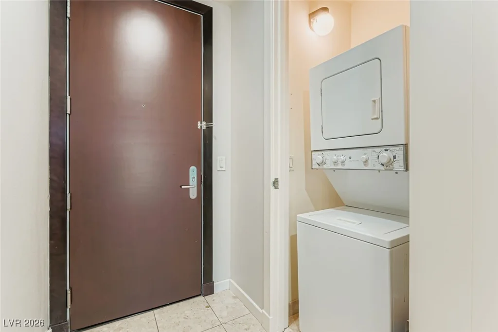4575 Dean Martin, Las Vegas, NV 89103