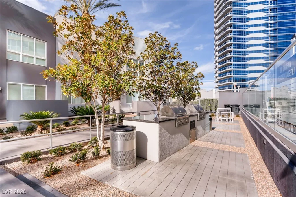 4575 Dean Martin, Las Vegas, NV 89103