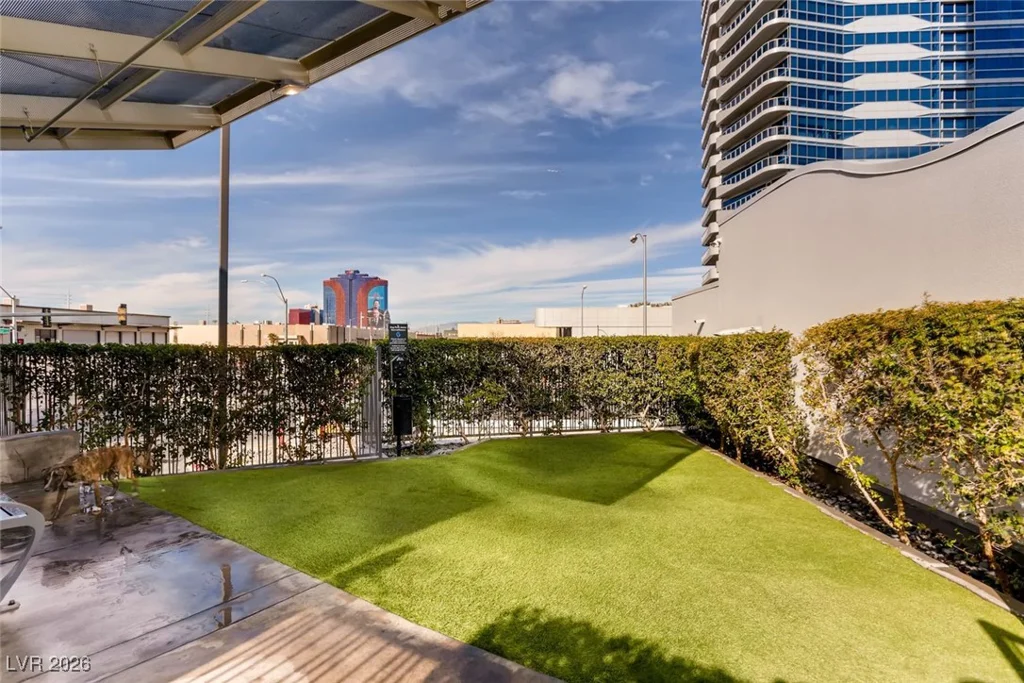 4575 Dean Martin, Las Vegas, NV 89103