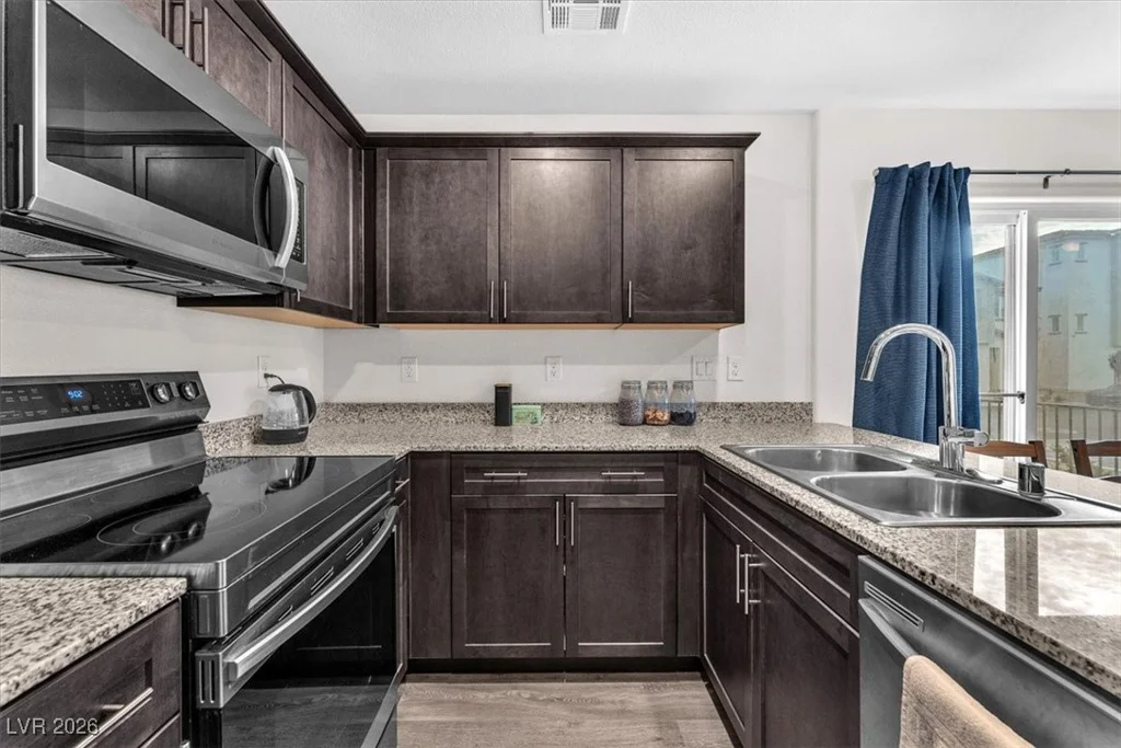 2814 Riverside Gold, North Las Vegas, NV 89086