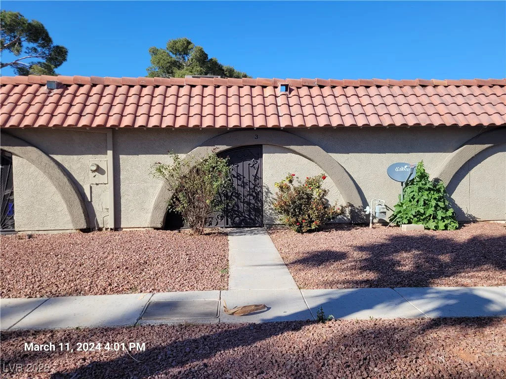809 Hedge, Las Vegas, NV 89110