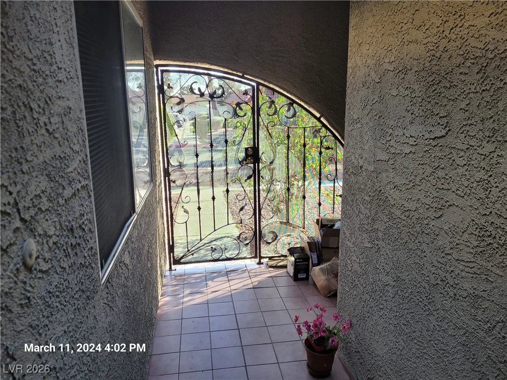 809 Hedge, Las Vegas, NV 89110
