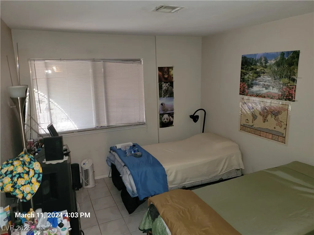 809 Hedge, Las Vegas, NV 89110