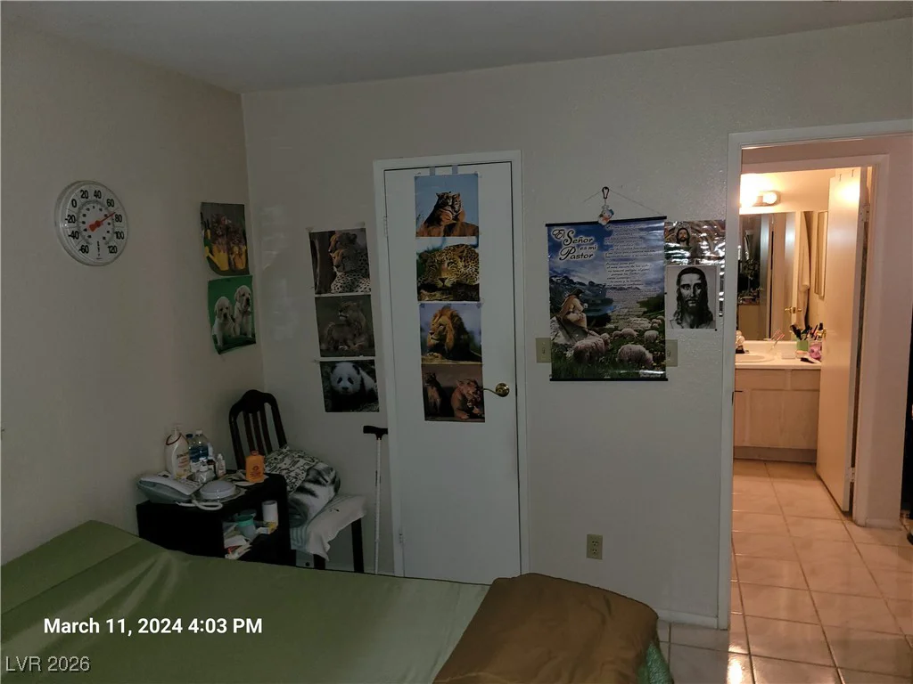 809 Hedge, Las Vegas, NV 89110