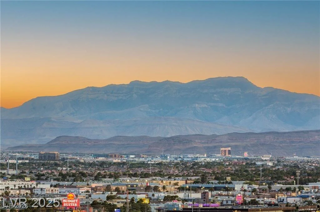 4525 Dean Martin, Las Vegas, NV 89103