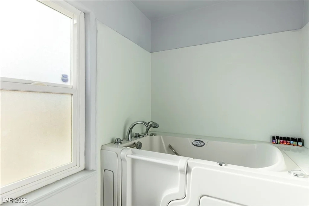 5300 Oakbury, Las Vegas, NV 89130
