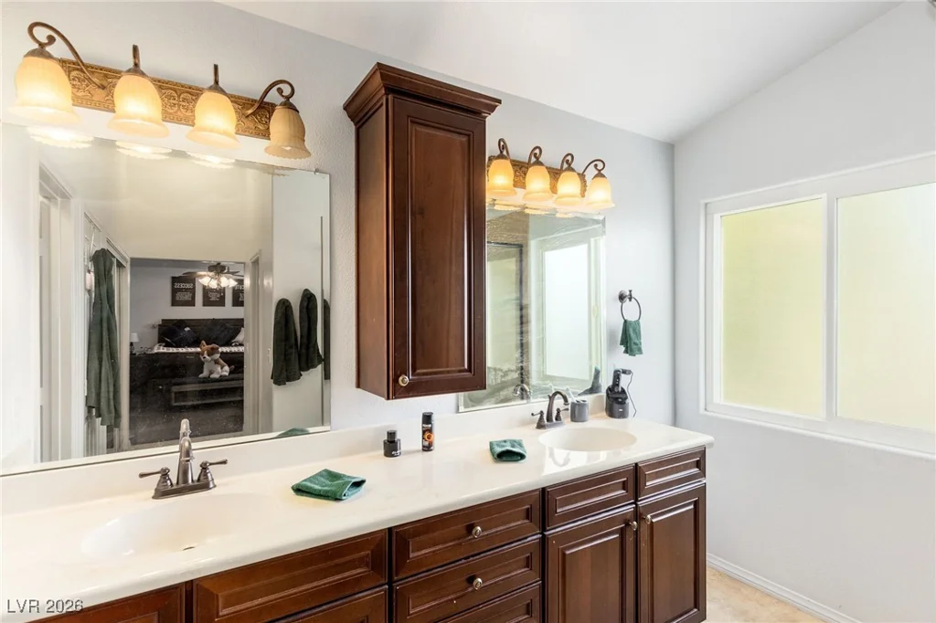 5300 Oakbury, Las Vegas, NV 89130