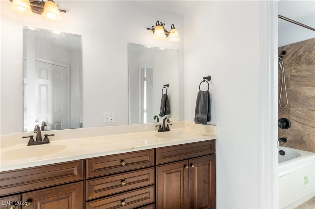 5300 Oakbury, Las Vegas, NV 89130