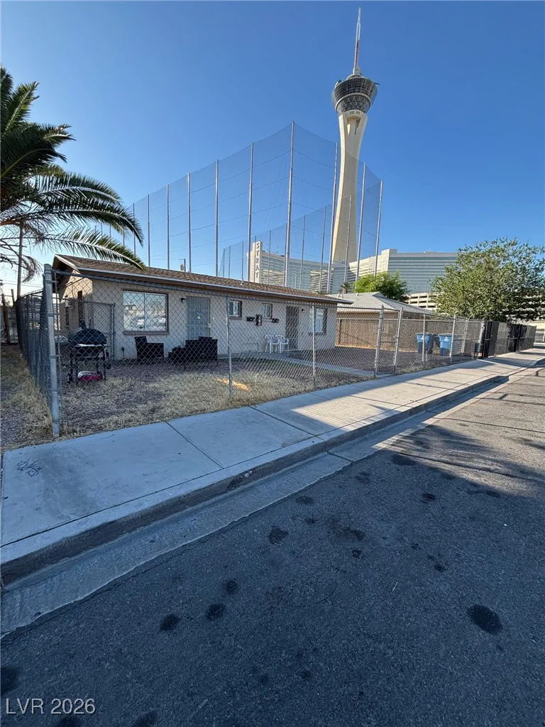 1713 Fairfield, Las Vegas, NV 89102