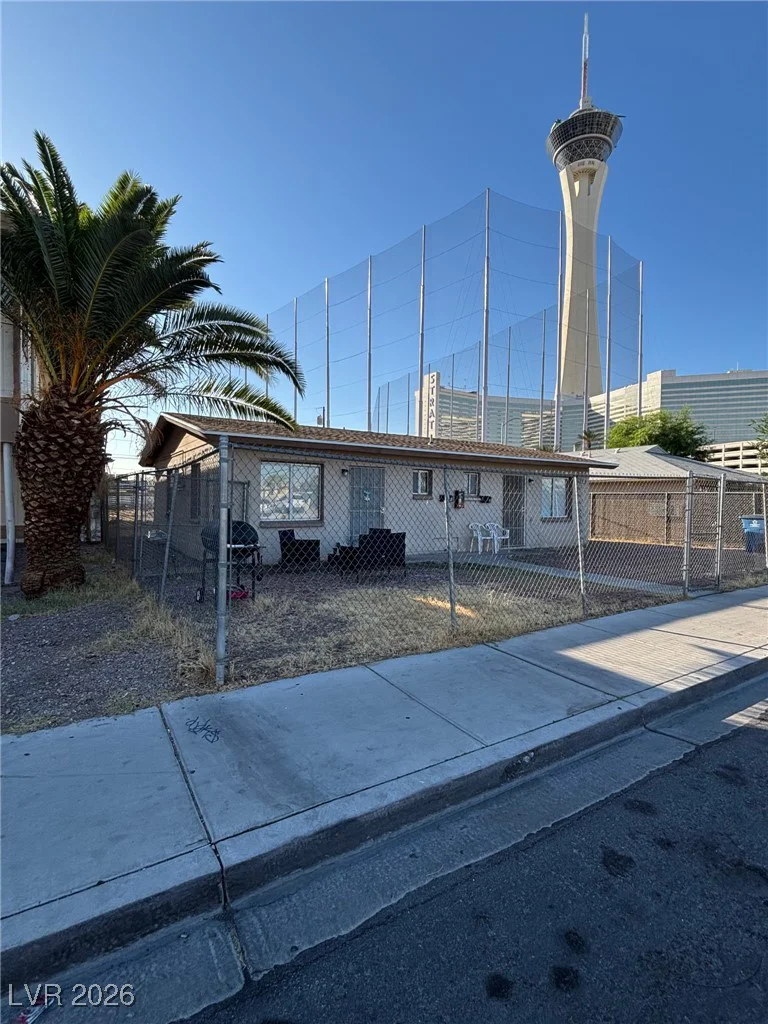 1713 Fairfield, Las Vegas, NV 89102