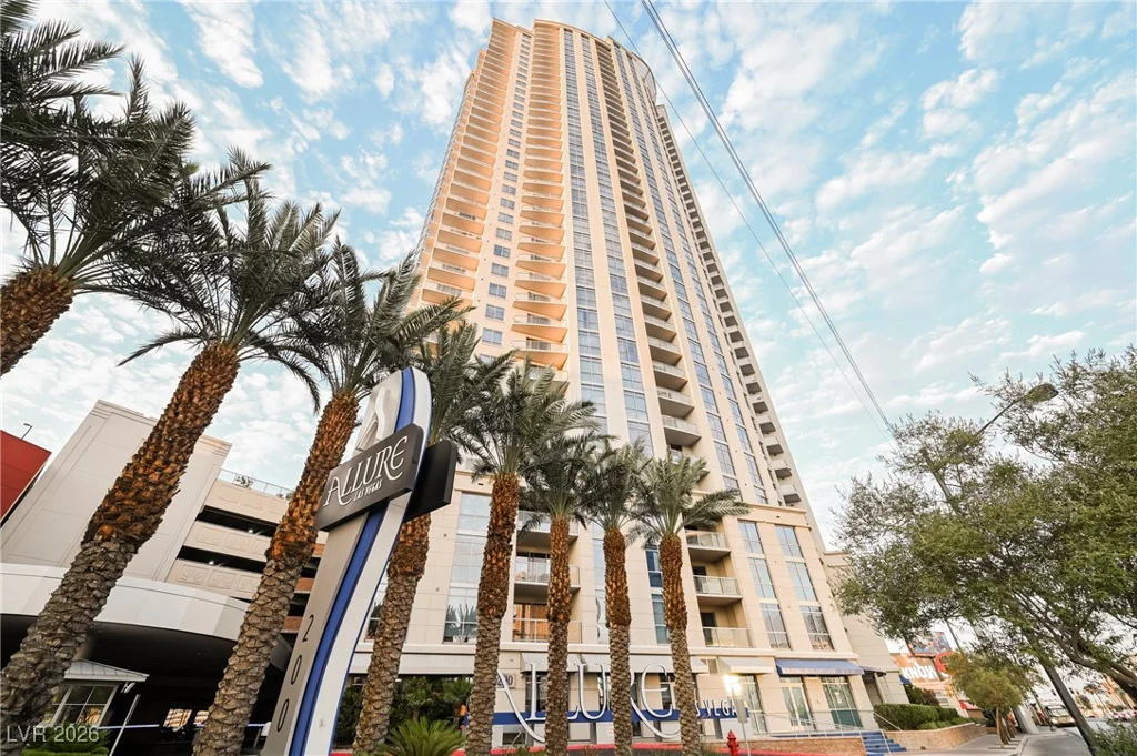 200 Sahara, Las Vegas, NV 89102