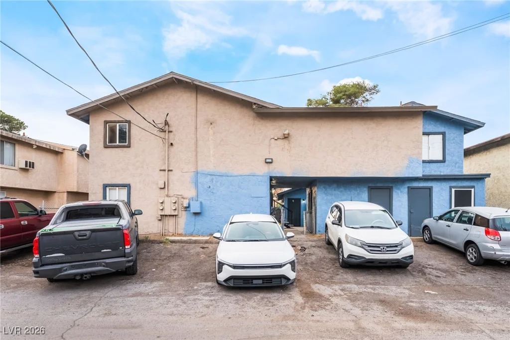 828 Sagman, Las Vegas, NV 89101