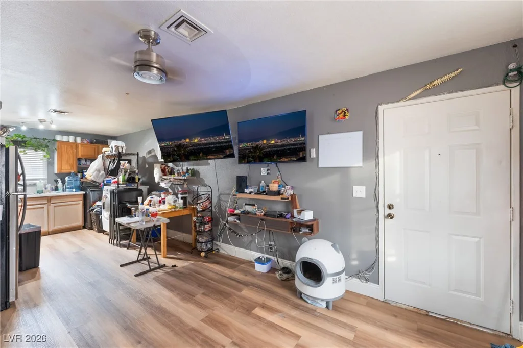 828 Sagman, Las Vegas, NV 89101