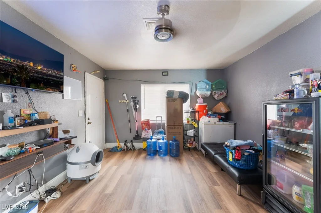 828 Sagman, Las Vegas, NV 89101
