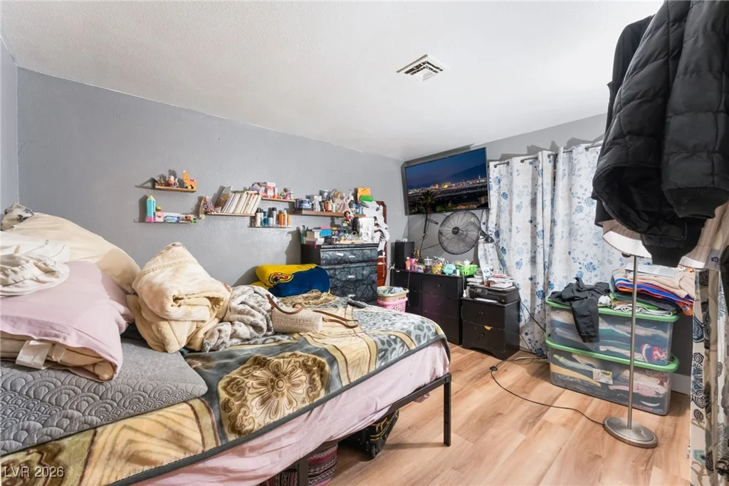 828 Sagman, Las Vegas, NV 89101