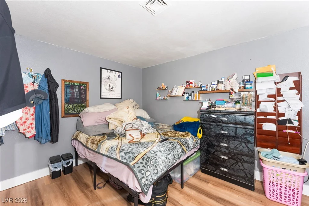 828 Sagman, Las Vegas, NV 89101