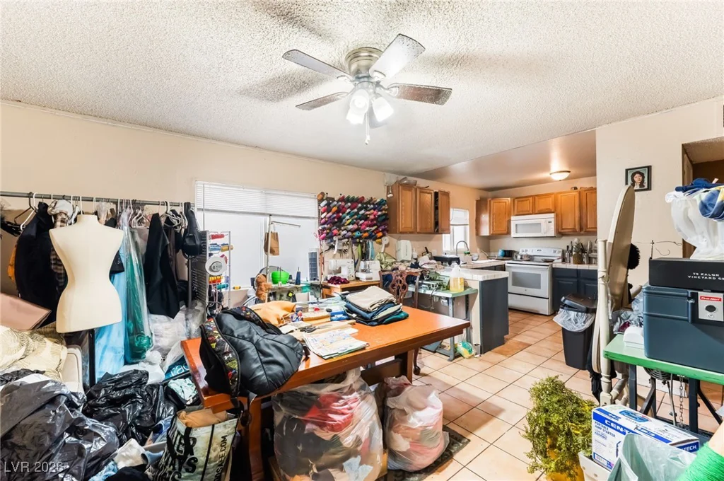 828 Sagman, Las Vegas, NV 89101