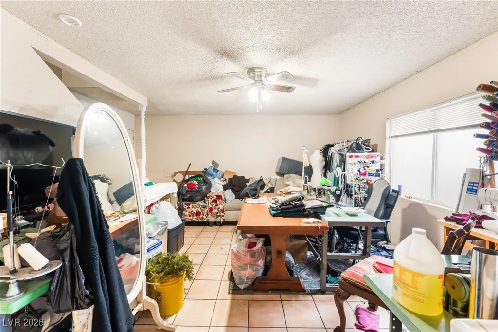 828 Sagman, Las Vegas, NV 89101