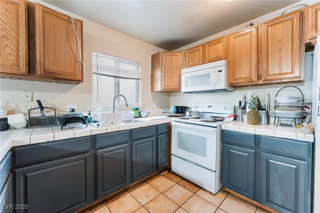828 Sagman, Las Vegas, NV 89101