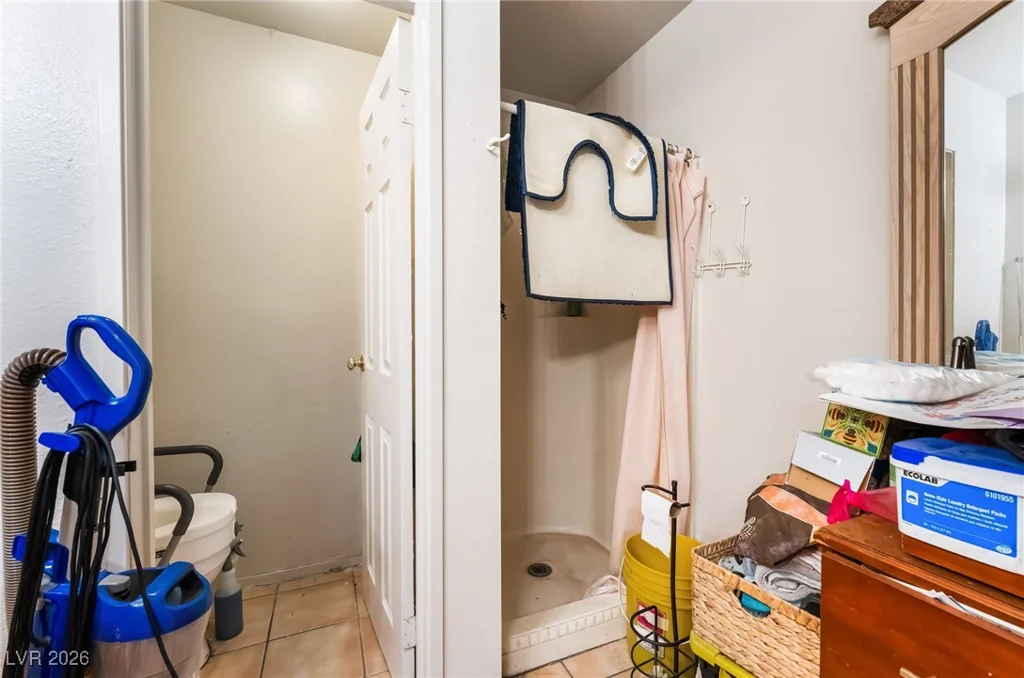 828 Sagman, Las Vegas, NV 89101