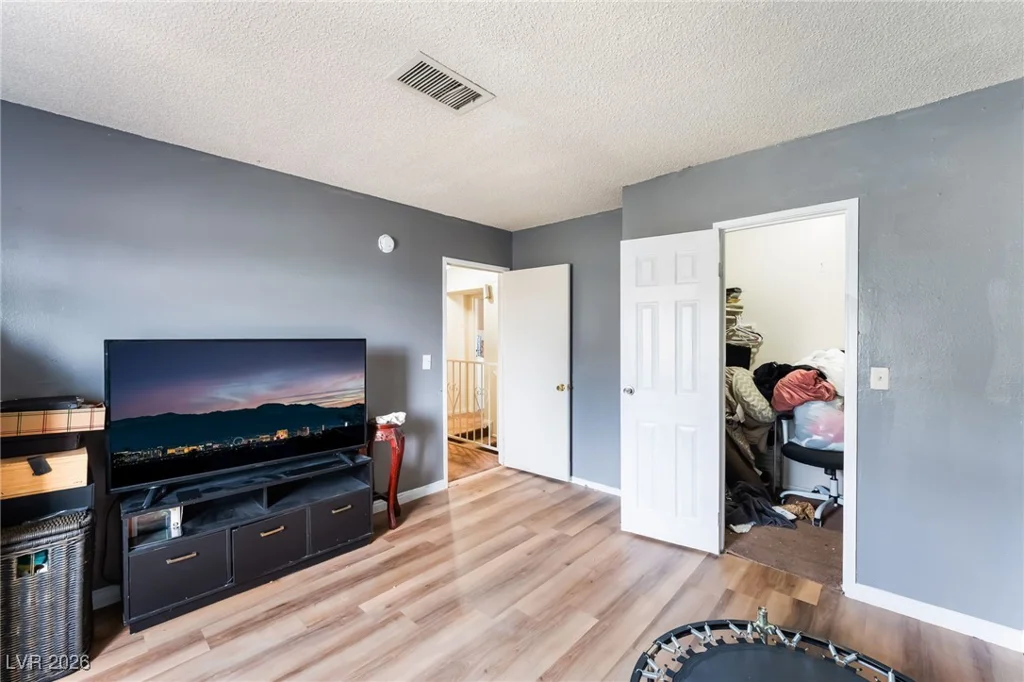 828 Sagman, Las Vegas, NV 89101