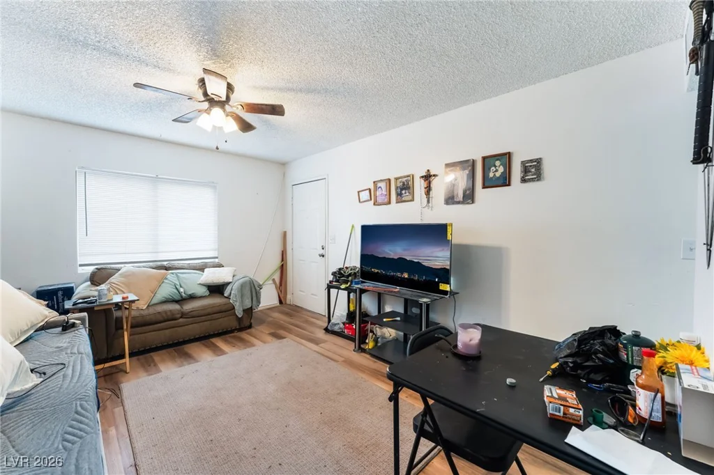 828 Sagman, Las Vegas, NV 89101