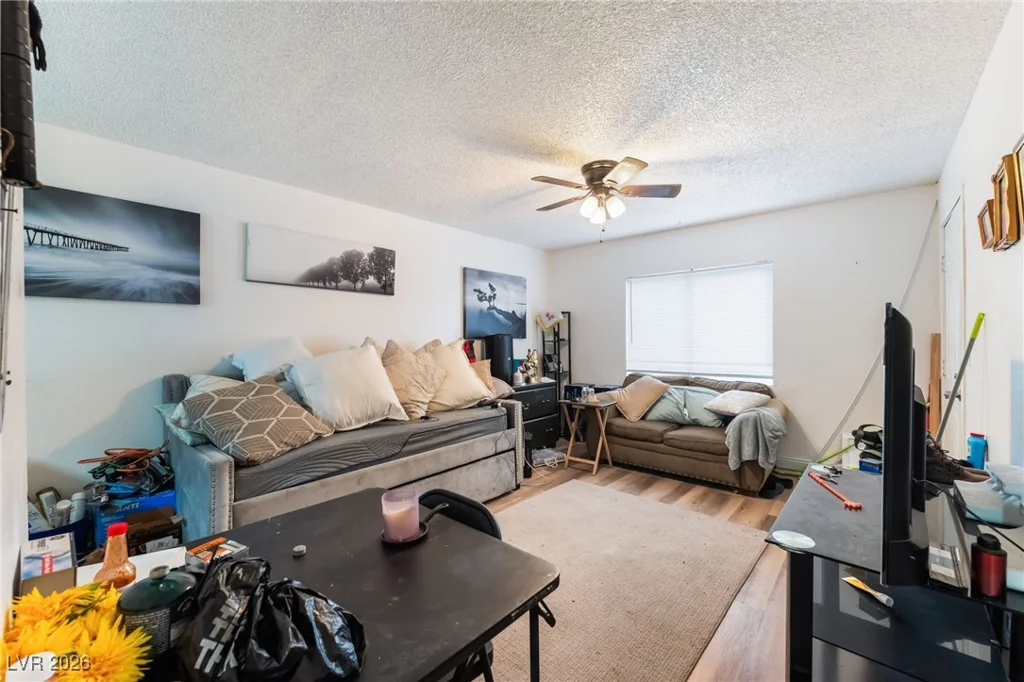 828 Sagman, Las Vegas, NV 89101