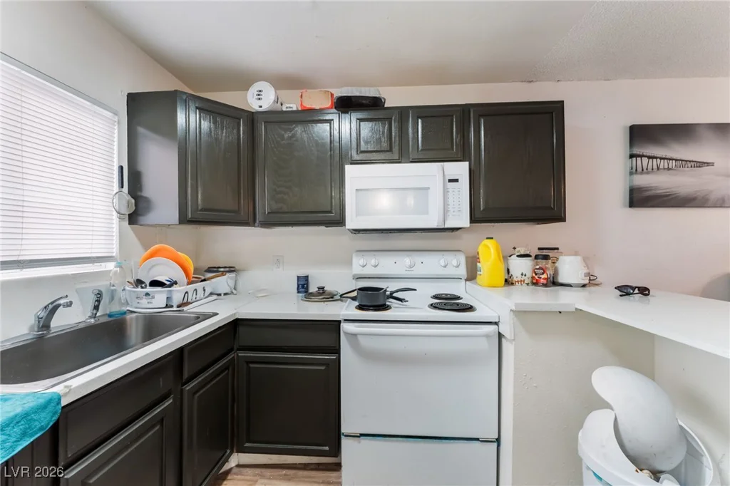 828 Sagman, Las Vegas, NV 89101