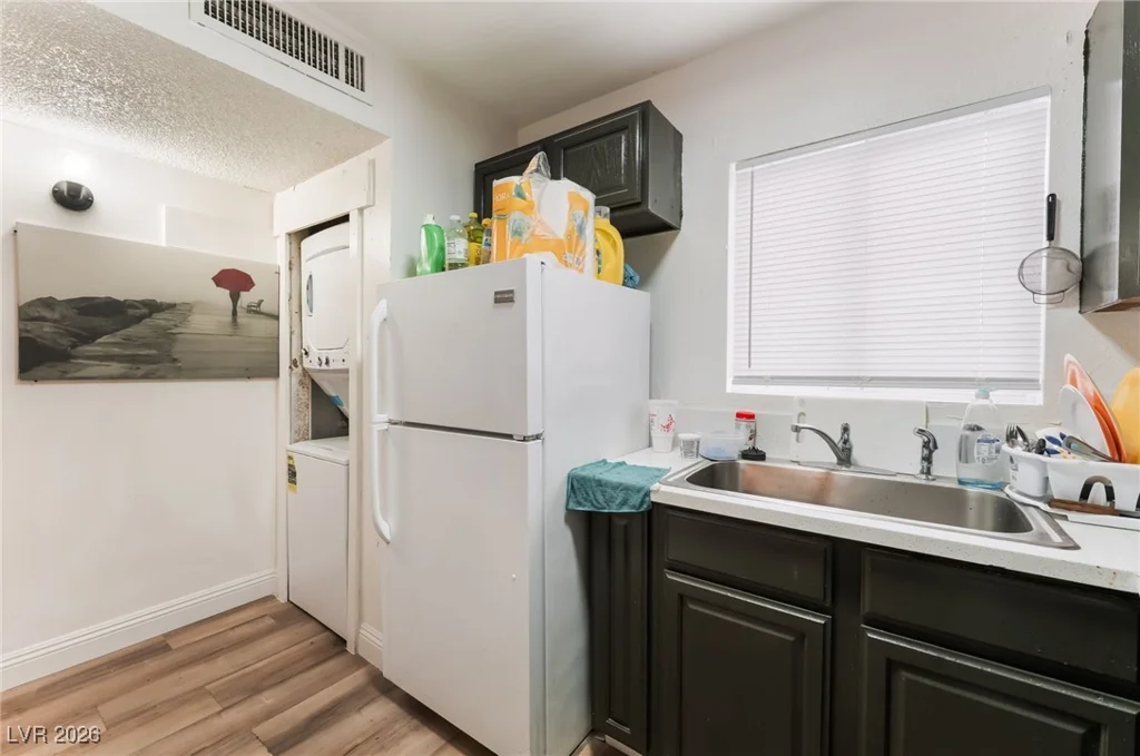 828 Sagman, Las Vegas, NV 89101