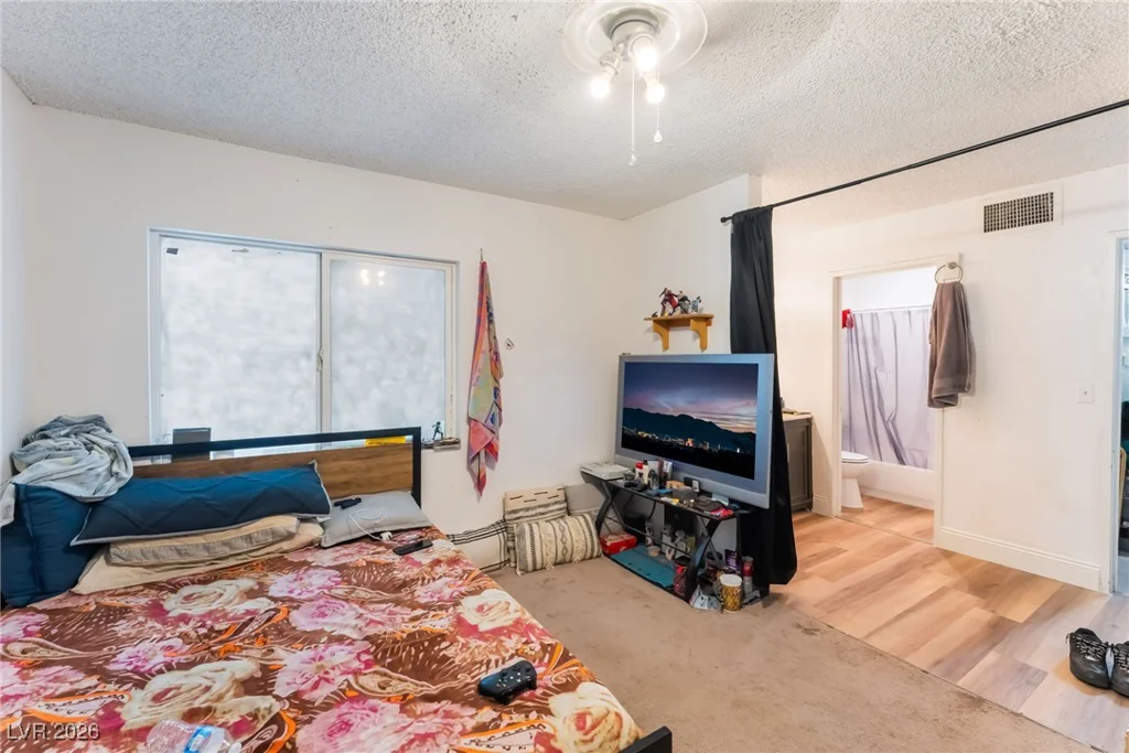 828 Sagman, Las Vegas, NV 89101
