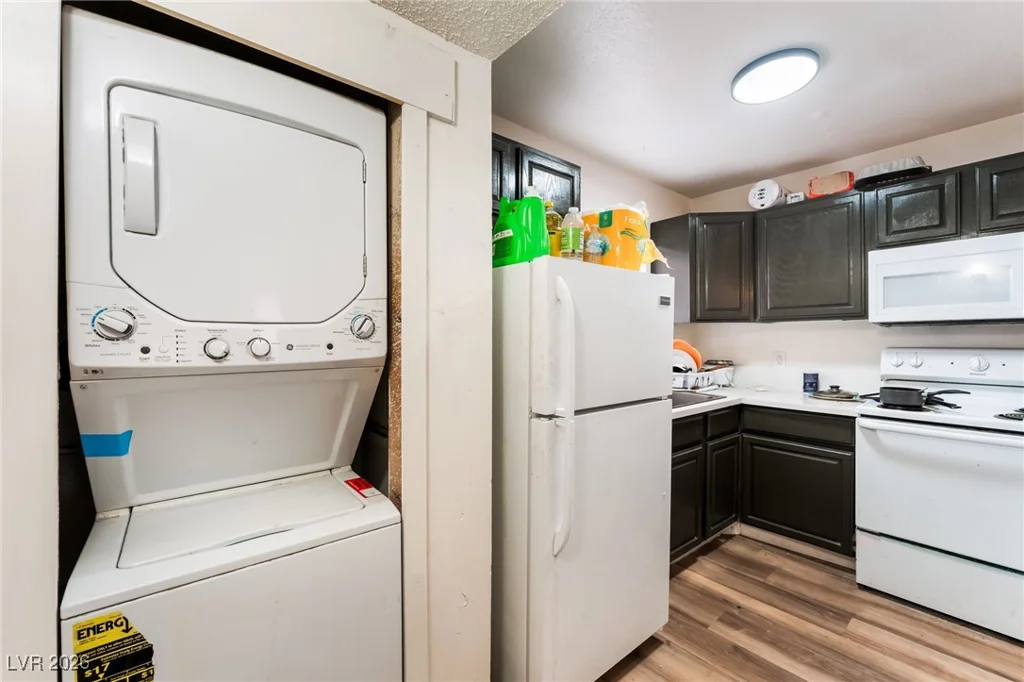 828 Sagman, Las Vegas, NV 89101