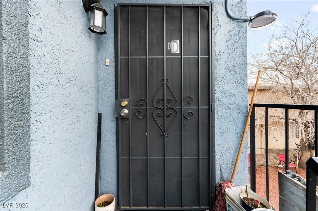 828 Sagman, Las Vegas, NV 89101
