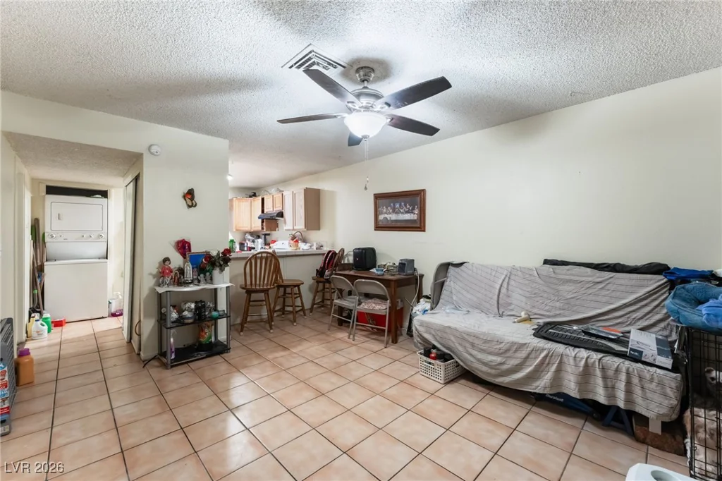 828 Sagman, Las Vegas, NV 89101