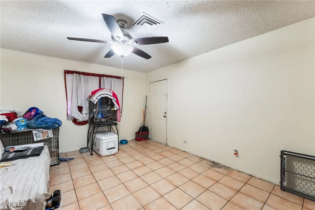 828 Sagman, Las Vegas, NV 89101