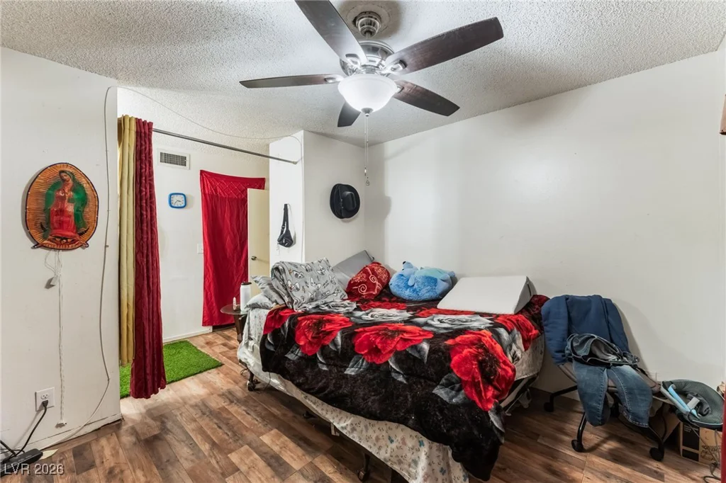 828 Sagman, Las Vegas, NV 89101