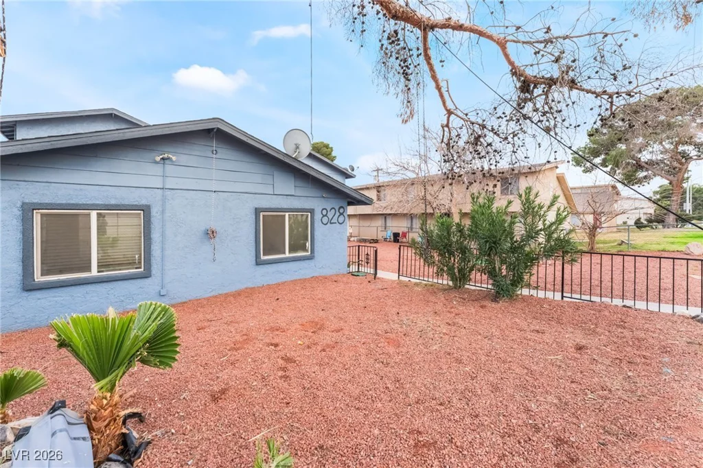 828 Sagman, Las Vegas, NV 89101