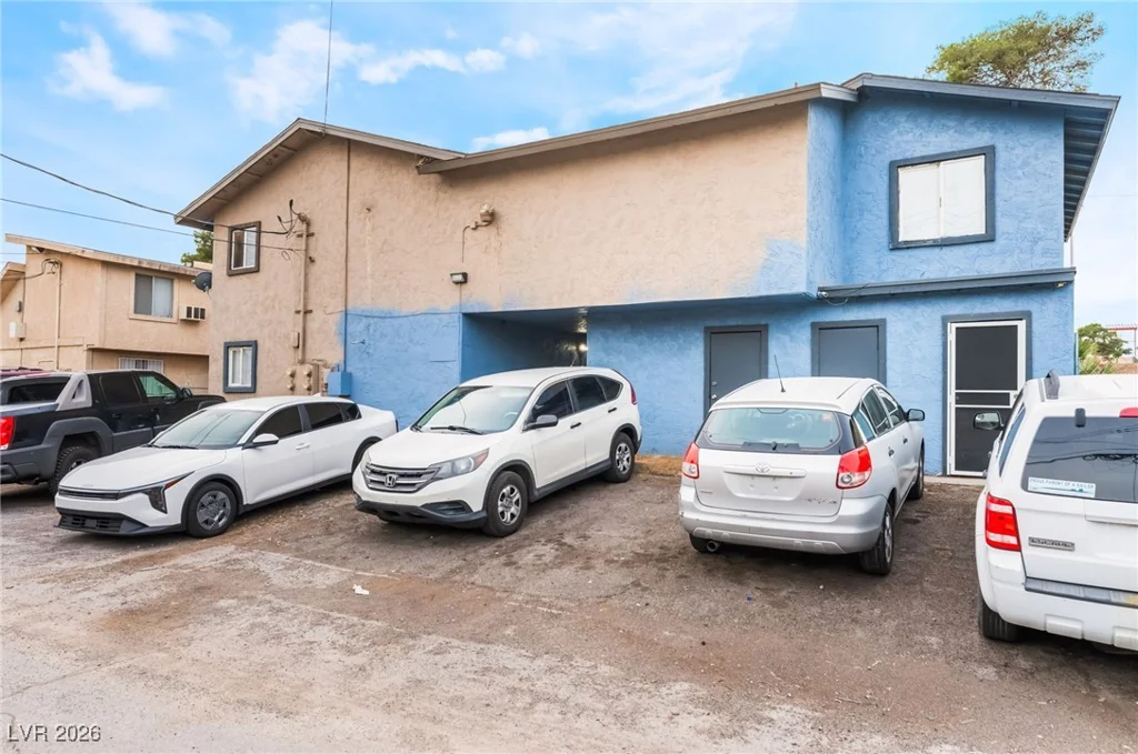 828 Sagman, Las Vegas, NV 89101
