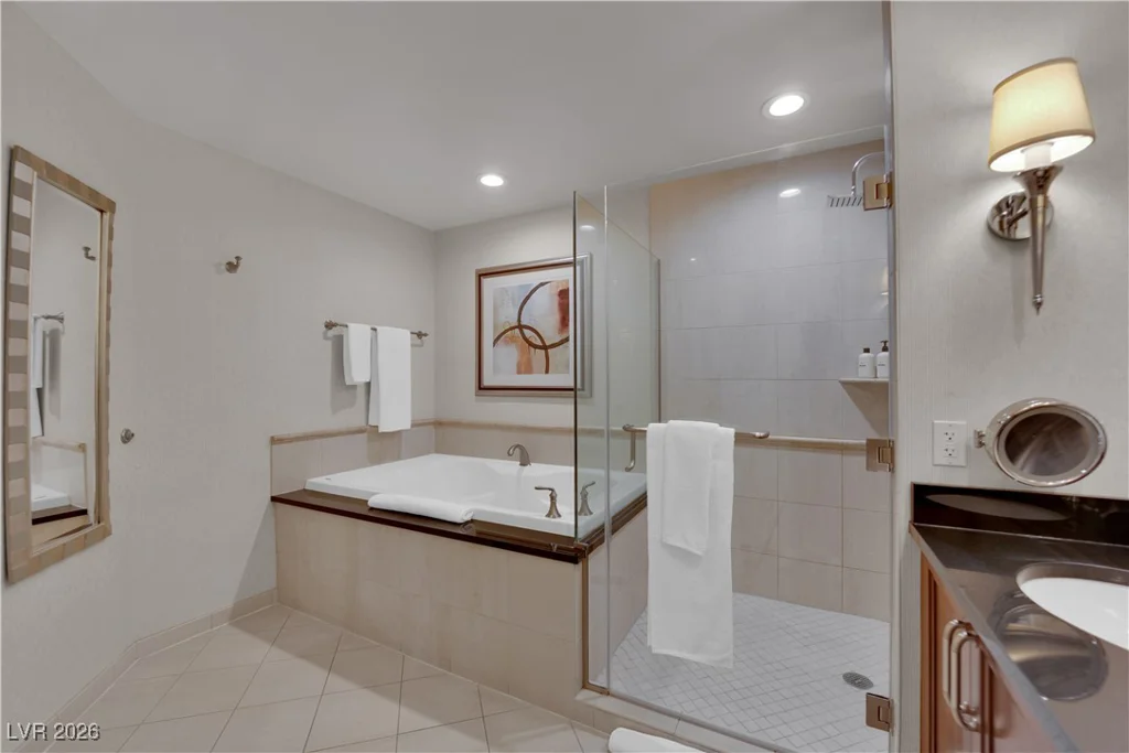 135 Harmon, Las Vegas, NV 89109
