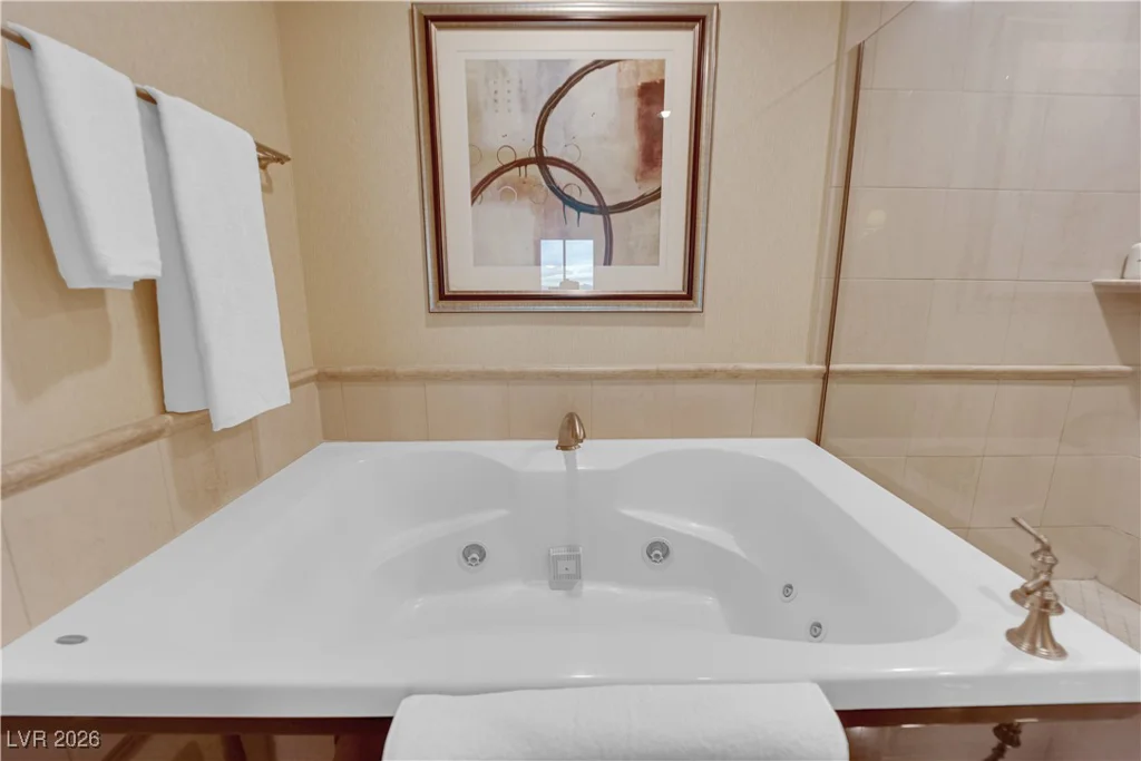 135 Harmon, Las Vegas, NV 89109
