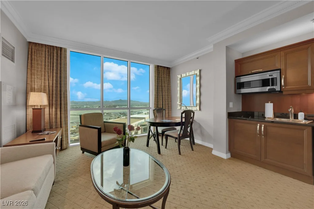 135 Harmon, Las Vegas, NV 89109