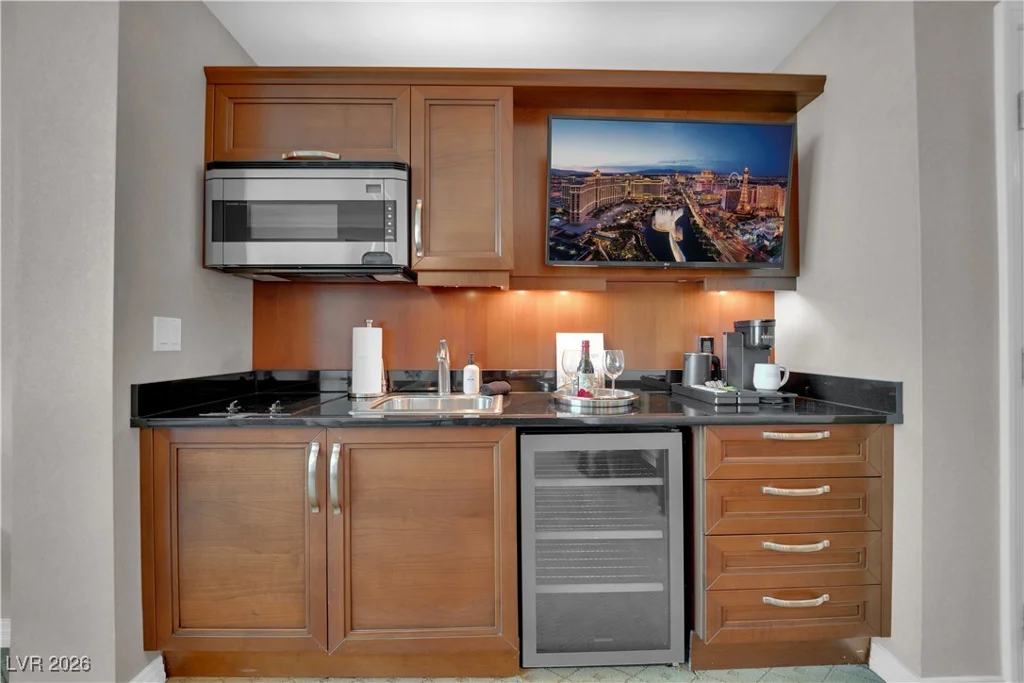 135 Harmon, Las Vegas, NV 89109
