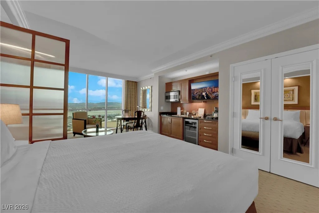 135 Harmon, Las Vegas, NV 89109