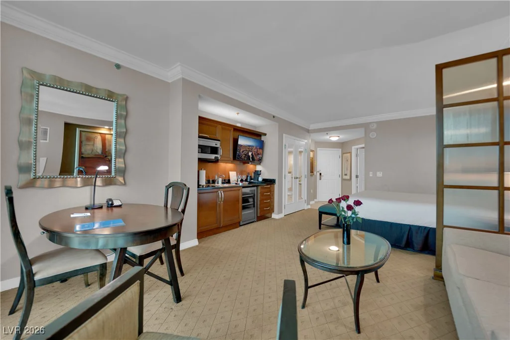 135 Harmon, Las Vegas, NV 89109
